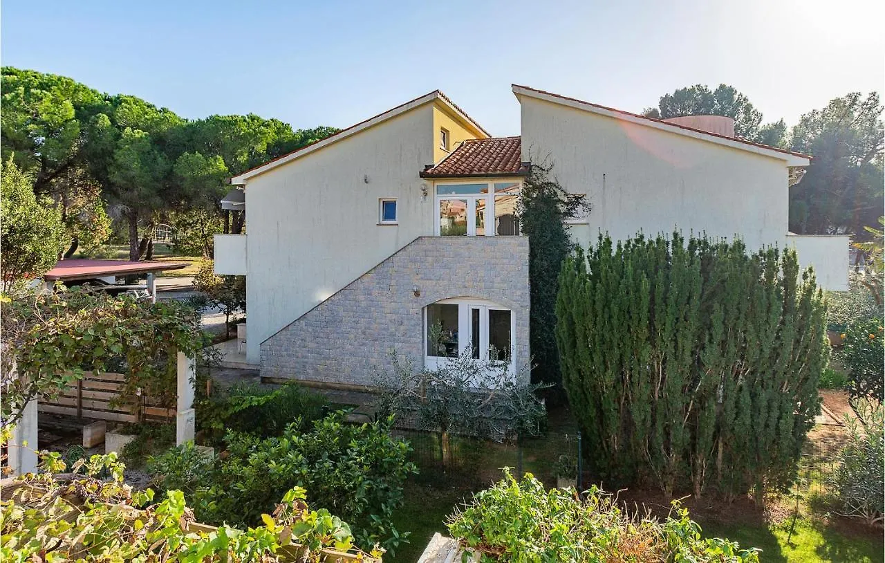 Gorgeous Apartment In Medulin With Wifi Κροατία