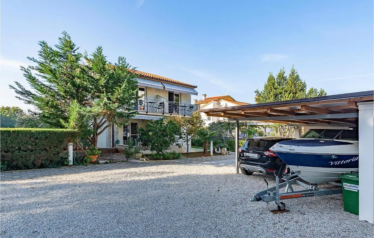 Gorgeous Apartment In Medulin With Wifi